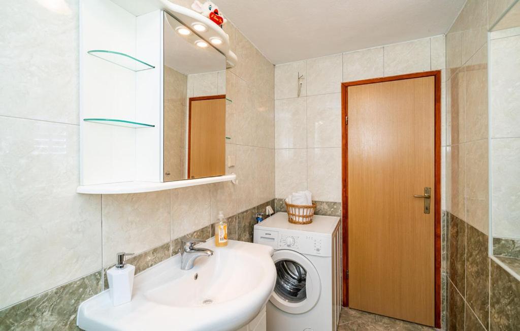 Apartment Harmony - With Free Parking Доли Экстерьер фото